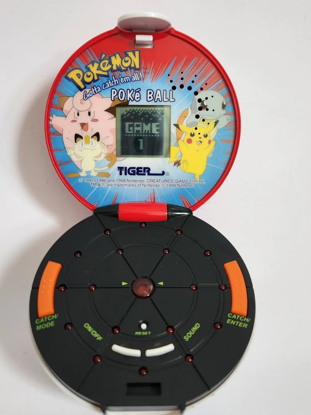 Vintage Tiger Electronics 1999 Pokemon Poke Ball Handheld LCD Game Tested Works
